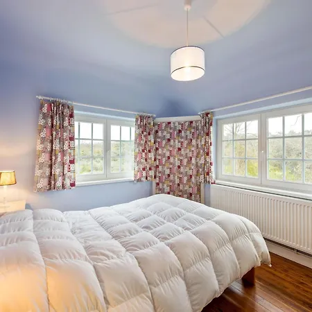 In Near Hoge Blekker Dunes, Cleaning Included Villa