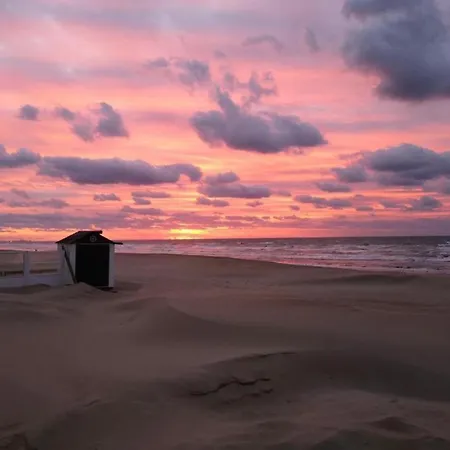 In Near Hoge Blekker Dunes, Cleaning Included *
