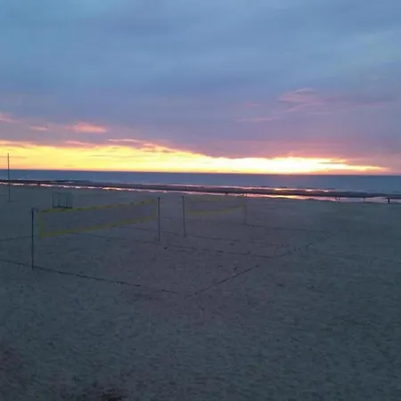 In Near Hoge Blekker Dunes, Cleaning Included *
